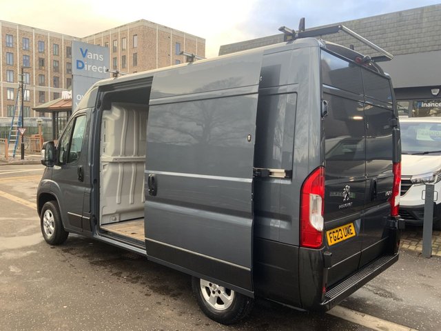 2023 Peugeot Boxer 2.2L Professional Premium + 5dr - Photo 9