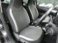 USED 2021 71 TOYOTA AYGO 1.0 VVT-i x-play 5d 70 S/S APPLE CARPLAY / ANDROID AUTO (GIVES YOU SAT NAV), REVERSING CAMERA, DAB RADIO, BLUETOOTH PHONE & MUSIC, AUX & USB INPUTS, MANUAL GEARBOX, LED DAYTIME RUNNING LIGHTS, SPARE WHEEL, LEATHER MULTIFUNCTION STEERING WHEEL, AIR CONDITIONING, TRIP COMPUTER, ISO FIX, TYRE PRESSURE WARNING, SPEED LIMITER, ELECTRIC WINDOWS, ELECTRIC MIRRORS, FOLDING REAR SEATS, AIRBAGS WITH PASSANGER OFF, SPACE SAVER SPARE WHEEL, 1 OWNER FROM NEW, SERVICE HISTORY