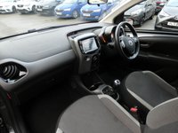 USED 2021 71 TOYOTA AYGO 1.0 VVT-i x-play 5d 70 S/S APPLE CARPLAY / ANDROID AUTO (GIVES YOU SAT NAV), REVERSING CAMERA, DAB RADIO, BLUETOOTH PHONE & MUSIC, AUX & USB INPUTS, MANUAL GEARBOX, LED DAYTIME RUNNING LIGHTS, SPARE WHEEL, LEATHER MULTIFUNCTION STEERING WHEEL, AIR CONDITIONING, TRIP COMPUTER, ISO FIX, TYRE PRESSURE WARNING, SPEED LIMITER, ELECTRIC WINDOWS, ELECTRIC MIRRORS, FOLDING REAR SEATS, AIRBAGS WITH PASSANGER OFF, SPACE SAVER SPARE WHEEL, 1 OWNER FROM NEW, SERVICE HISTORY
