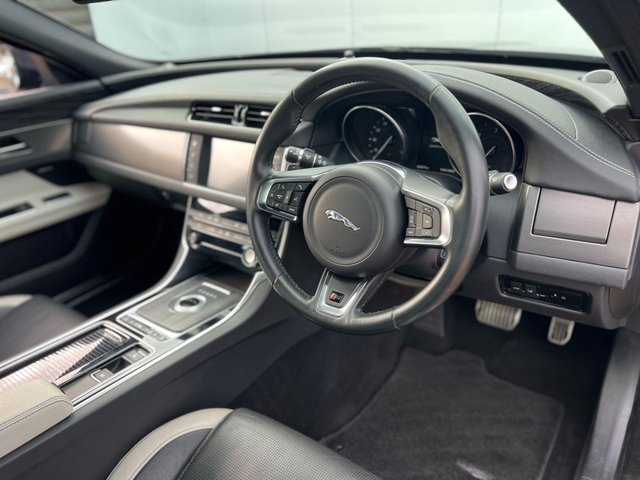 2016 JAGUAR XF 3.0d V6 S Saloon 4dr Diesel Auto Euro 6 (s/s) (300 ps) - Photo 11