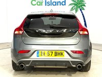 USED 2018 67 VOLVO V40 1.5 T2 R-Design Pro Hatchback 5dr Petrol Auto Euro 6 (s/s) (122 ps) AUTO with SATNAV Heated Leather Park Assist 18" Alloys Privacy Glass only 32000 Miles Great Service History