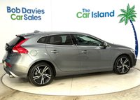 USED 2018 67 VOLVO V40 1.5 T2 R-Design Pro Hatchback 5dr Petrol Auto Euro 6 (s/s) (122 ps) AUTO with SATNAV Heated Leather Park Assist 18" Alloys Privacy Glass only 32000 Miles Great Service History