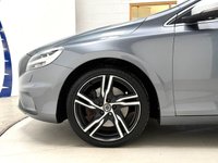 USED 2018 67 VOLVO V40 1.5 T2 R-Design Pro Hatchback 5dr Petrol Auto Euro 6 (s/s) (122 ps) AUTO with SATNAV Heated Leather Park Assist 18" Alloys Privacy Glass only 32000 Miles Great Service History
