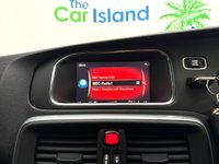 USED 2018 67 VOLVO V40 1.5 T2 R-Design Pro Hatchback 5dr Petrol Auto Euro 6 (s/s) (122 ps) AUTO with SATNAV Heated Leather Park Assist 18" Alloys Privacy Glass only 32000 Miles Great Service History