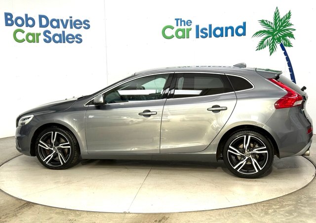 2018 VOLVO V40 1.5 T2 R-Design Pro Hatchback 5dr Petrol Auto Euro 6 (s/s) (122 ps) - Photo 5