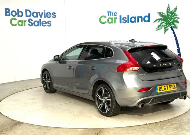 2018 VOLVO V40 1.5 T2 R-Design Pro Hatchback 5dr Petrol Auto Euro 6 (s/s) (122 ps) - Photo 6