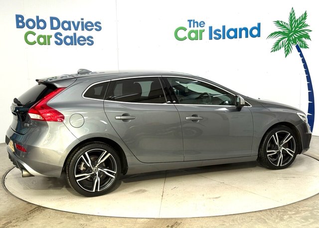 2018 VOLVO V40 1.5 T2 R-Design Pro Hatchback 5dr Petrol Auto Euro 6 (s/s) (122 ps) - Photo 9