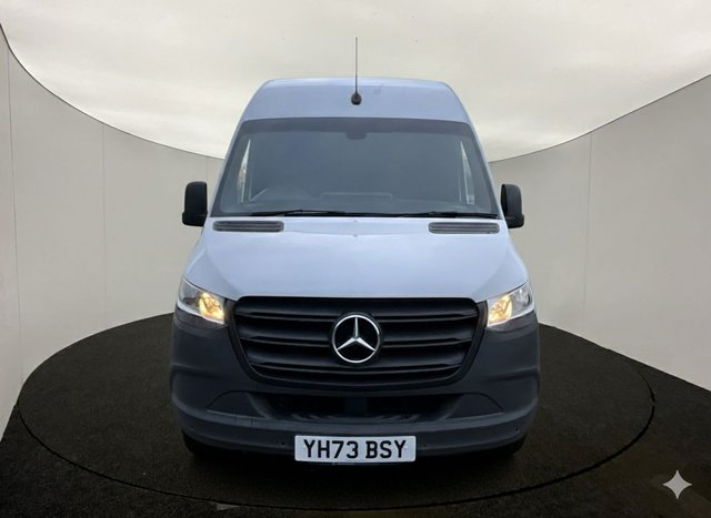 2023 Mercedes-Benz Sprinter 2L Premium 5dr - Photo 4