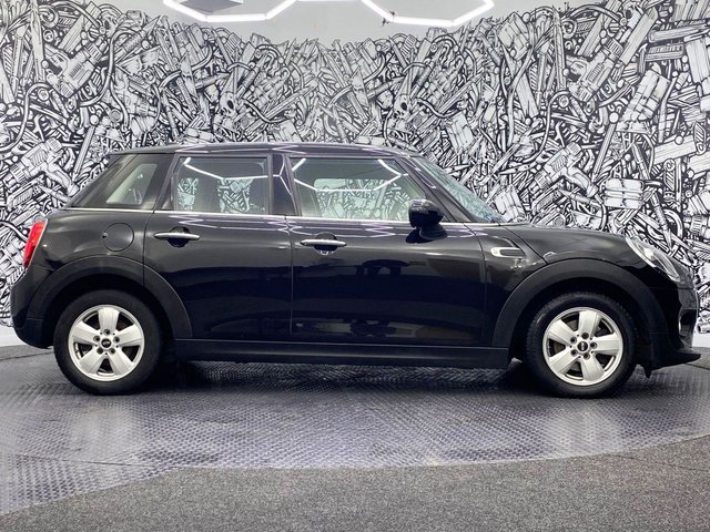 2018 MINI Hatch 1.5L Cooper 5dr - Photo 12