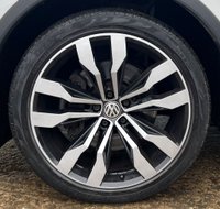 USED 2017 67 VOLKSWAGEN TIGUAN 2.0 TDI R-Line SUV 5dr Diesel DSG 4Motion Euro 6 (s/s) (190 ps) - F/S/H - APPLE CAR PLAY - SAT NAV - HEATED SEATS - PAN ROOF - P/SENSORS - ADAPTIVE CRUISE