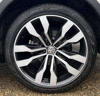 USED 2017 67 VOLKSWAGEN TIGUAN 2.0 TDI R-Line SUV 5dr Diesel DSG 4Motion Euro 6 (s/s) (190 ps) - F/S/H - APPLE CAR PLAY - SAT NAV - HEATED SEATS - PAN ROOF - P/SENSORS - ADAPTIVE CRUISE