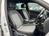 USED 2017 67 VOLKSWAGEN TIGUAN 2.0 TDI R-Line SUV 5dr Diesel DSG 4Motion Euro 6 (s/s) (190 ps) - F/S/H - APPLE CAR PLAY - SAT NAV - HEATED SEATS - PAN ROOF - P/SENSORS - ADAPTIVE CRUISE