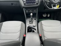 USED 2017 67 VOLKSWAGEN TIGUAN 2.0 TDI R-Line SUV 5dr Diesel DSG 4Motion Euro 6 (s/s) (190 ps) - F/S/H - APPLE CAR PLAY - SAT NAV - HEATED SEATS - PAN ROOF - P/SENSORS - ADAPTIVE CRUISE