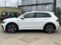 USED 2017 67 VOLKSWAGEN TIGUAN 2.0 TDI R-Line SUV 5dr Diesel DSG 4Motion Euro 6 (s/s) (190 ps) - F/S/H - APPLE CAR PLAY - SAT NAV - HEATED SEATS - PAN ROOF - P/SENSORS - ADAPTIVE CRUISE