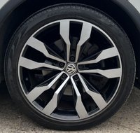 USED 2017 67 VOLKSWAGEN TIGUAN 2.0 TDI R-Line SUV 5dr Diesel DSG 4Motion Euro 6 (s/s) (190 ps) - F/S/H - APPLE CAR PLAY - SAT NAV - HEATED SEATS - PAN ROOF - P/SENSORS - ADAPTIVE CRUISE