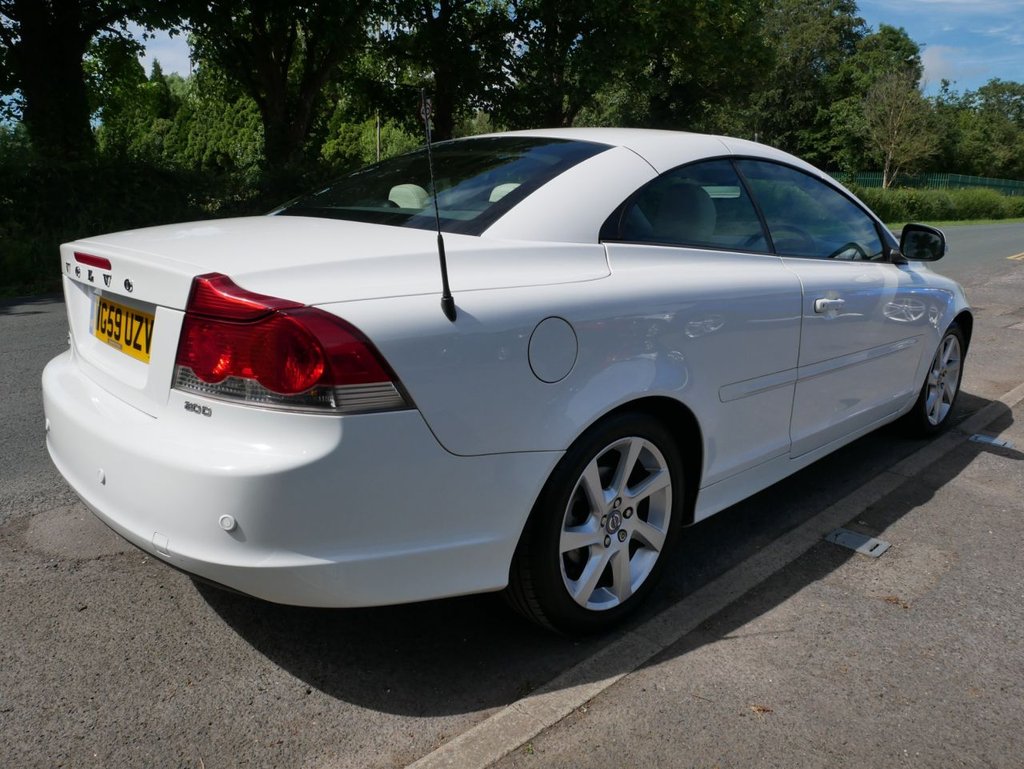 USED 2010 59 VOLVO C70 2.0D Ice White Convertible 2dr Diesel Manual (158 g/km, 134 bhp) CAM BELT CHANGED @ 68415 MILES