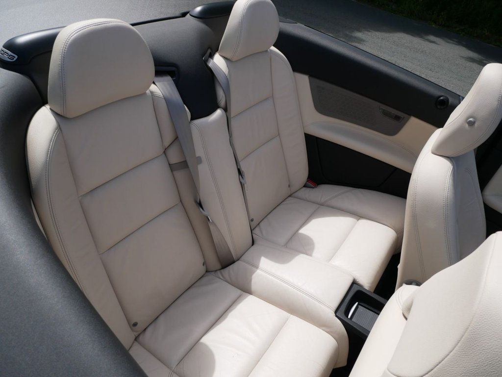 USED 2010 59 VOLVO C70 2.0D Ice White Convertible 2dr Diesel Manual (158 g/km, 134 bhp) CAM BELT CHANGED @ 68415 MILES