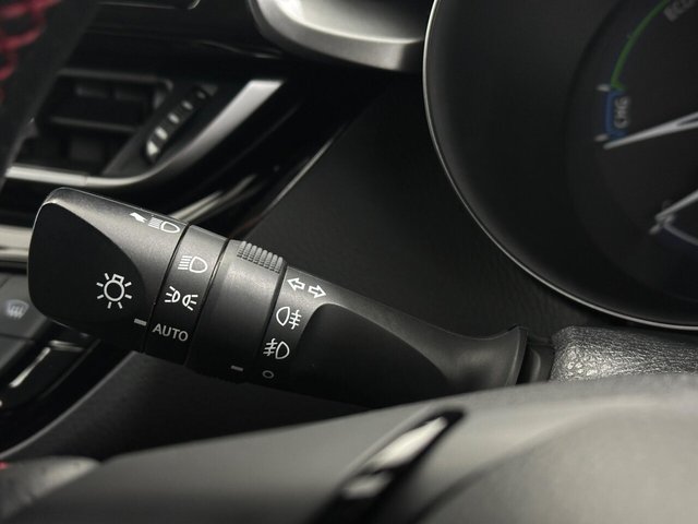 2021 Toyota C-HR - Photo 12