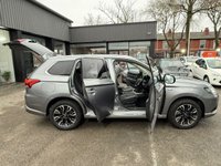 USED 2017 67 MITSUBISHI OUTLANDER 2.0h 12kWh Juro SUV 5dr Petrol Plug-in Hybrid CVT 4WD Euro 6 (s/s) (200 ps) SERVICE HISTORY, HEATED FRONT SEATS