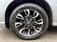 USED 2017 67 MITSUBISHI OUTLANDER 2.0h 12kWh Juro SUV 5dr Petrol Plug-in Hybrid CVT 4WD Euro 6 (s/s) (200 ps) SERVICE HISTORY, HEATED FRONT SEATS