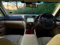 USED 2006 56 LEXUS LS 460 4.6SE L 4d AUTO 376 BHP FINE EXAMPLE OF THIS MUCH LOVED VEHICLE WITH A VERY IMPRESSIVE LEXUS SERVICE HISTORY