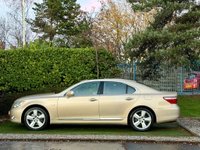 USED 2006 56 LEXUS LS 460 4.6SE L 4d AUTO 376 BHP FINE EXAMPLE OF THIS MUCH LOVED VEHICLE WITH A VERY IMPRESSIVE LEXUS SERVICE HISTORY