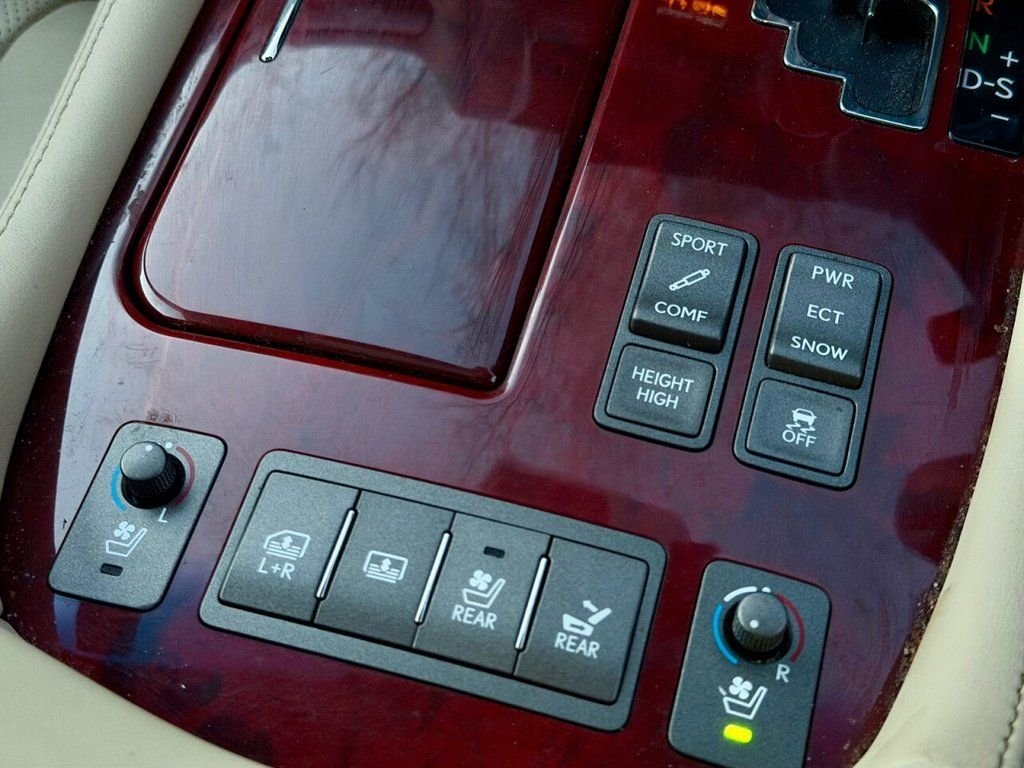 USED 2006 56 LEXUS LS 460 4.6SE L 4d AUTO 376 BHP FINE EXAMPLE OF THIS MUCH LOVED VEHICLE WITH A VERY IMPRESSIVE LEXUS SERVICE HISTORY