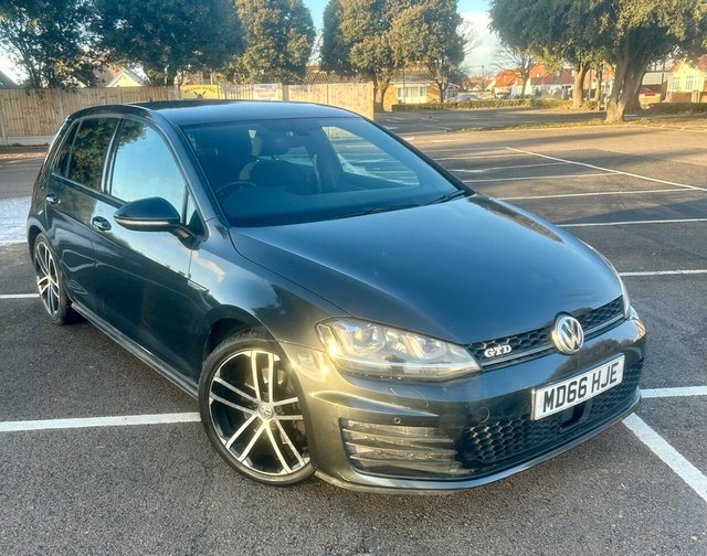 2017 Volkswagen Golf 2L Gtd 5dr - Photo 2
