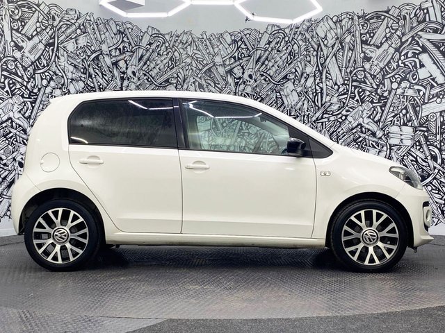 2013 Volkswagen Up! 1L Groove Up! 5dr - Photo 12