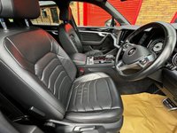 USED 2019 L VOLKSWAGEN TOUAREG 3.0 TDI V6 R-Line SUV 5dr Diesel Tiptronic 4Motion Euro 6 (s/s) (286 ps) CLEAN EXAMPLE, R- LINE EDITION . REVERSING CAM, HEATED SEATS