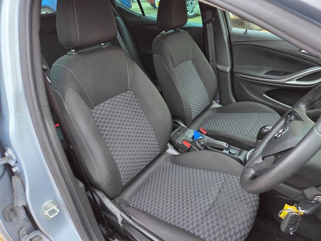 2020 VAUXHALL ASTRA 1.5 Turbo D SE Hatchback 5dr Diesel Manual Euro 6 (s/s) (105 ps) - Photo 8