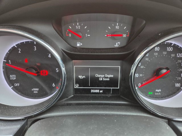 2020 VAUXHALL ASTRA 1.5 Turbo D SE Hatchback 5dr Diesel Manual Euro 6 (s/s) (105 ps) - Photo 11