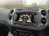 USED 2014 14 VOLKSWAGEN TIGUAN 2.0 TDI BlueMotion Tech Match SUV 5dr Diesel DSG 4WD Euro 5 (s/s) (140 ps) *** 2 KEYS, FULL SERVICE HISTORY *** STUNNING THROUGHOUT *** FINANCE AVAILABLE FROM 9.9% APR ***