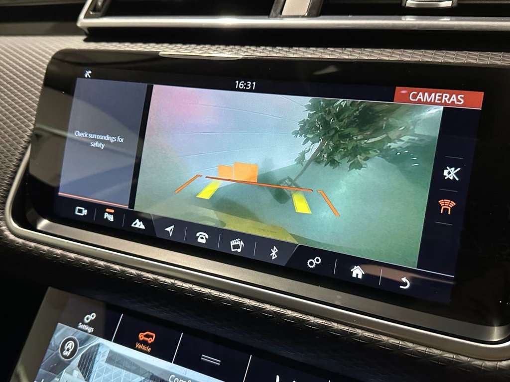 USED 2017 T LAND ROVER RANGE ROVER VELAR 2.0 D180 R-Dynamic S SUV 5dr Diesel Auto 4WD Euro 6 (s/s) (180 ps) 