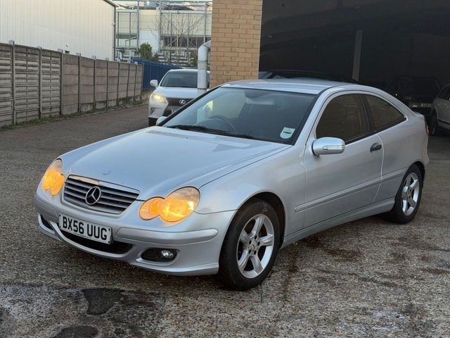 2006 Mercedes-Benz C-Class 2.1L Se 2dr - Photo 4