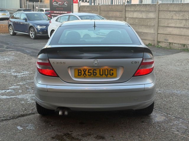 2006 Mercedes-Benz C-Class 2.1L Se 2dr - Photo 7