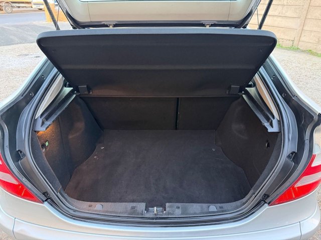 2006 Mercedes-Benz C-Class 2.1L Se 2dr - Photo 8