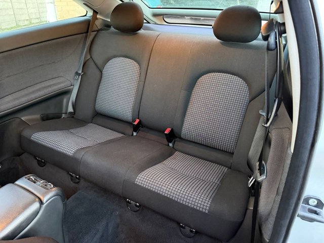 2006 Mercedes-Benz C-Class 2.1L Se 2dr - Photo 12