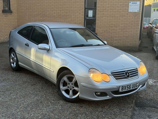 2006 Mercedes-Benz C-Class 2.1 C200 CDI SE Coupe 2dr Diesel Automatic (183 g/km, 122 bhp) photo