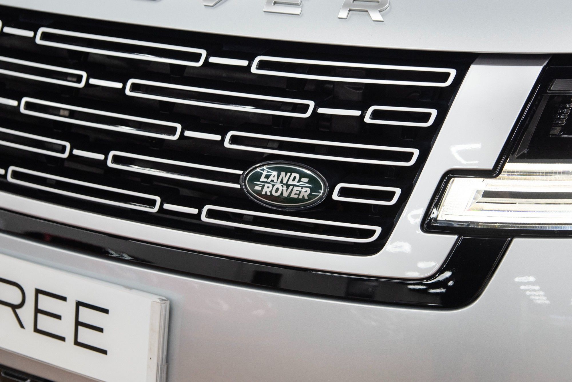 USED 2023 73 LAND ROVER RANGE ROVER 3.0 P400 MHEV Autobiography  