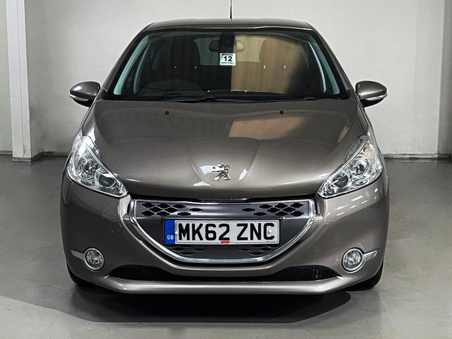 View our PEUGEOT 208