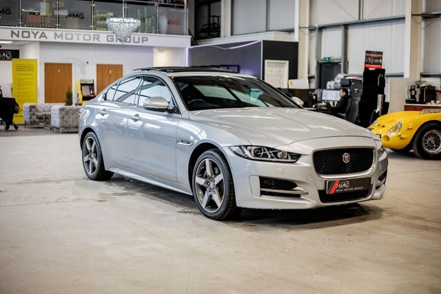 2017 Jaguar Xe 2L R-Sport 4dr - Photo 8