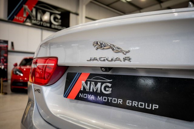 2017 Jaguar Xe 2L R-Sport 4dr - Photo 12