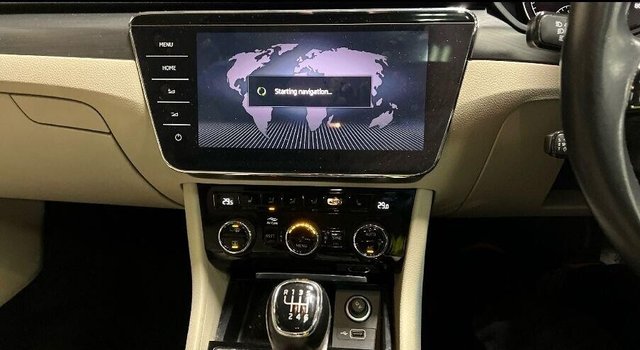 2018 Skoda Superb - Photo 5