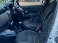 USED 2019 68 DACIA DUSTER 1.6 SCe Prestige SUV 5dr Petrol Manual Euro 6 (s/s) (115 ps) * SATNAV *   REVERSE CAMERA