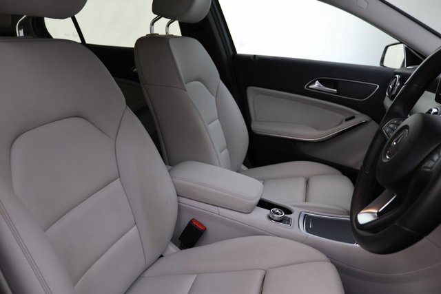 2018 Mercedes-Benz Gla Class 1.6L Se 5dr - Photo 2