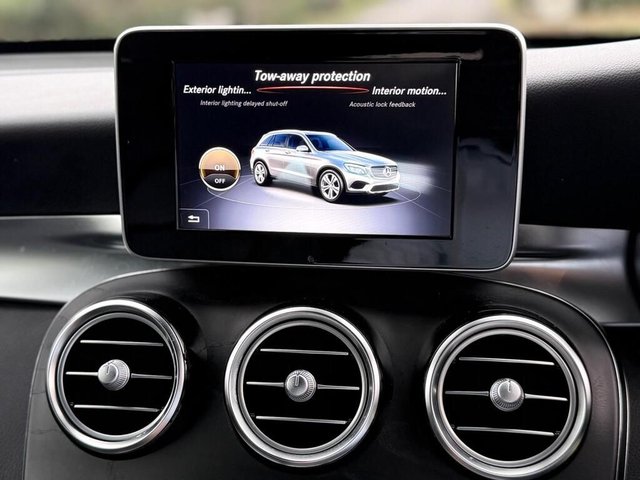 2018 MERCEDES-BENZ GLC 2.0 GLC250 AMG Line SUV 5dr Petrol G-Tronic+ 4MATIC Euro 6 (s/s) (211 ps) - Photo 9