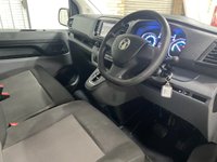 USED 2021 71 VAUXHALL Vivaro Life Electric E-Life Electric Estate 100kW 50kWh Auto Combi 9 seat 