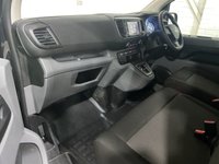 USED 2021 71 VAUXHALL Vivaro Life Electric E-Life Electric Estate 100kW 50kWh Auto Combi 9 seat 