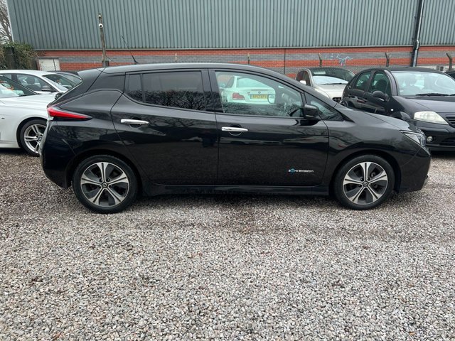 2018 NISSAN LEAF - Photo 10